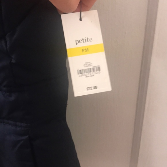 Crown & Ivey Puff Vest - Picture 3 of 4